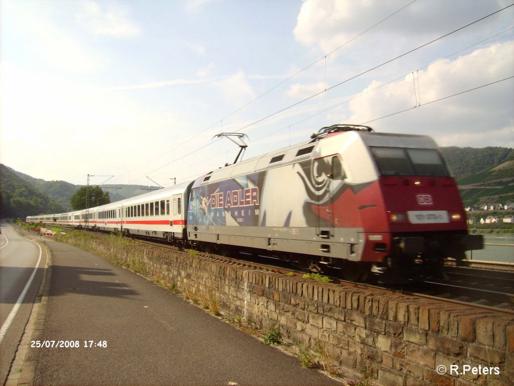 101 070-0 zieht bei Rheindiebach den IC 2329 Putgarden – Passau. 25.07.08
