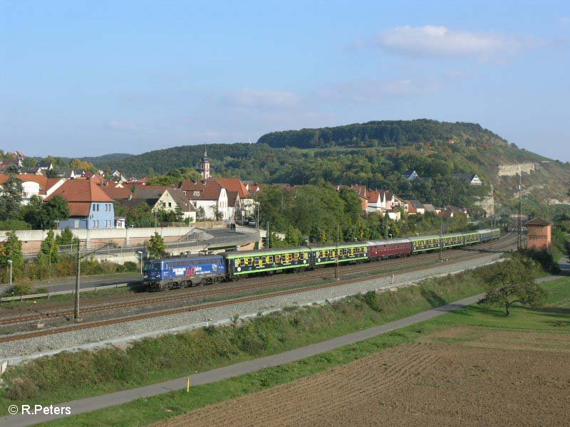 1042 520 zieht ein Sonderzug durch Retzbach-Zellingen.27.09.08