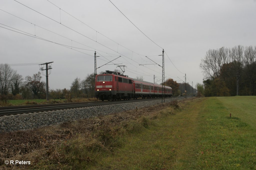 111 018-8 zieht den RE37115 nach Mnchen bei Nersingen. 02.11.10