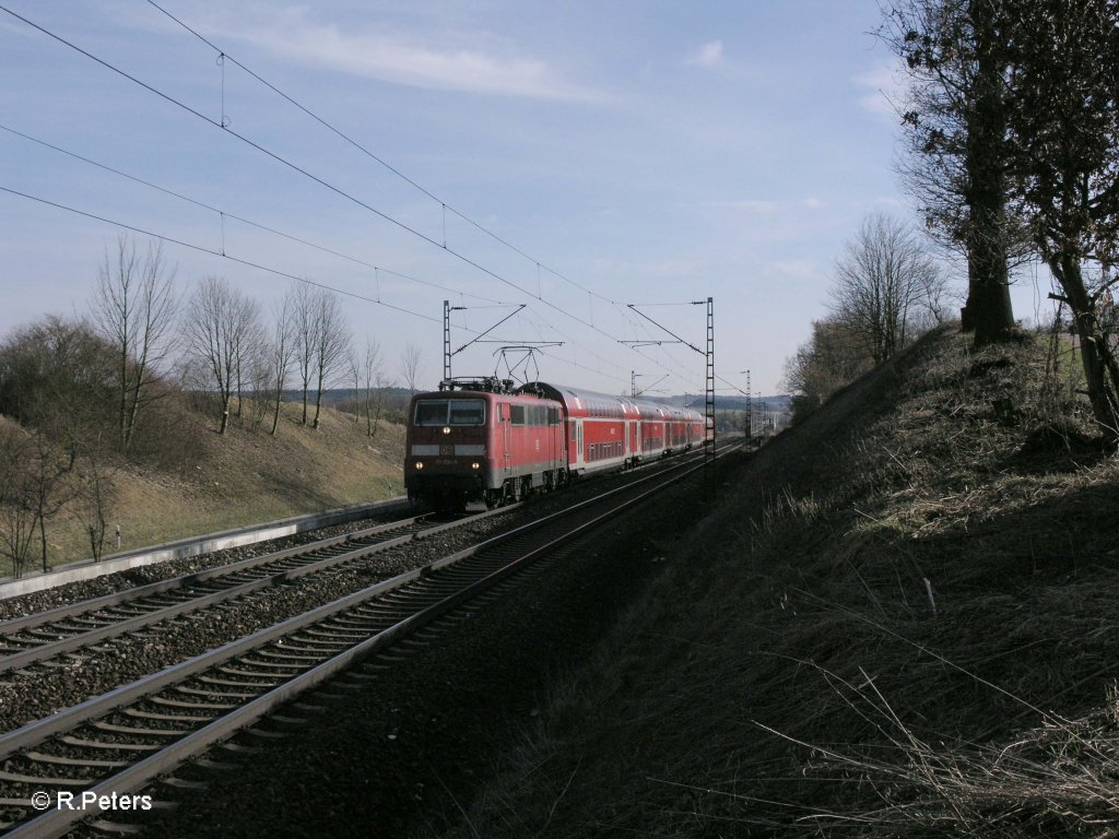 111 034-5 zieht als RE59102 nach Nrnberg bei Fahlenbach. 24.03.11