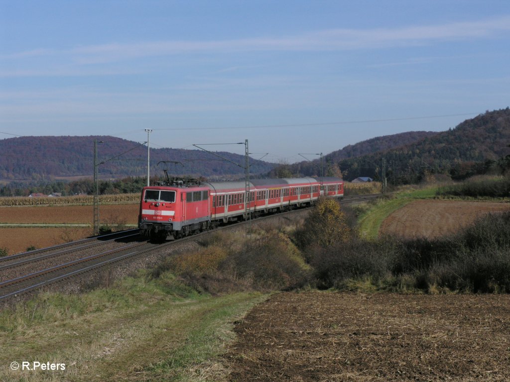 111 173-1 schiebt RB32115 Neumarkt(Oberpfalz) – Plattling bei Darshofen. 29.10.10
