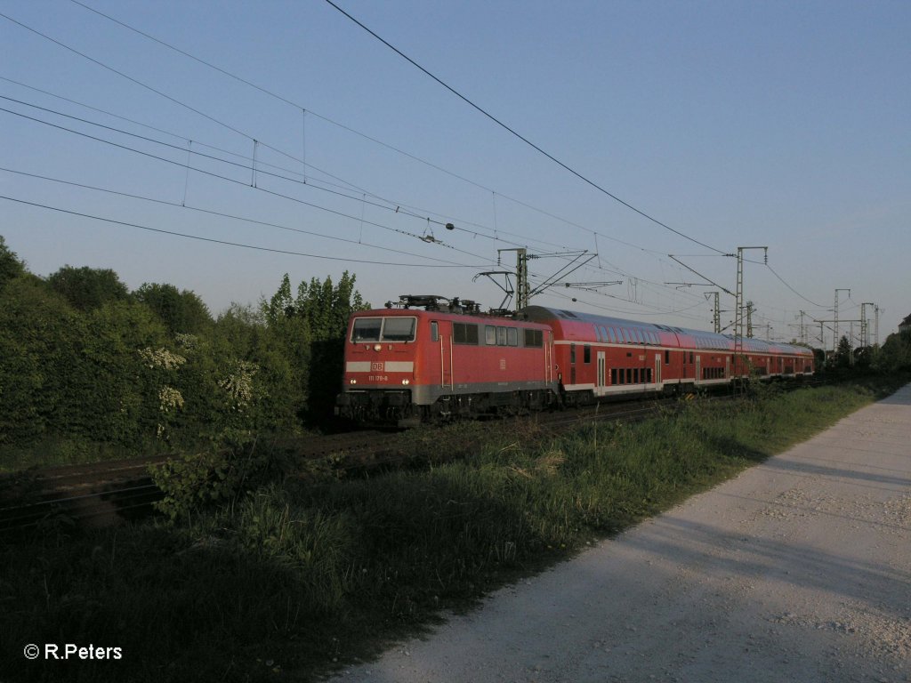 111 179-6 mit RE4268 Passau - Nrnberg (RADLZUG) in Obertraubling. 07.05.11