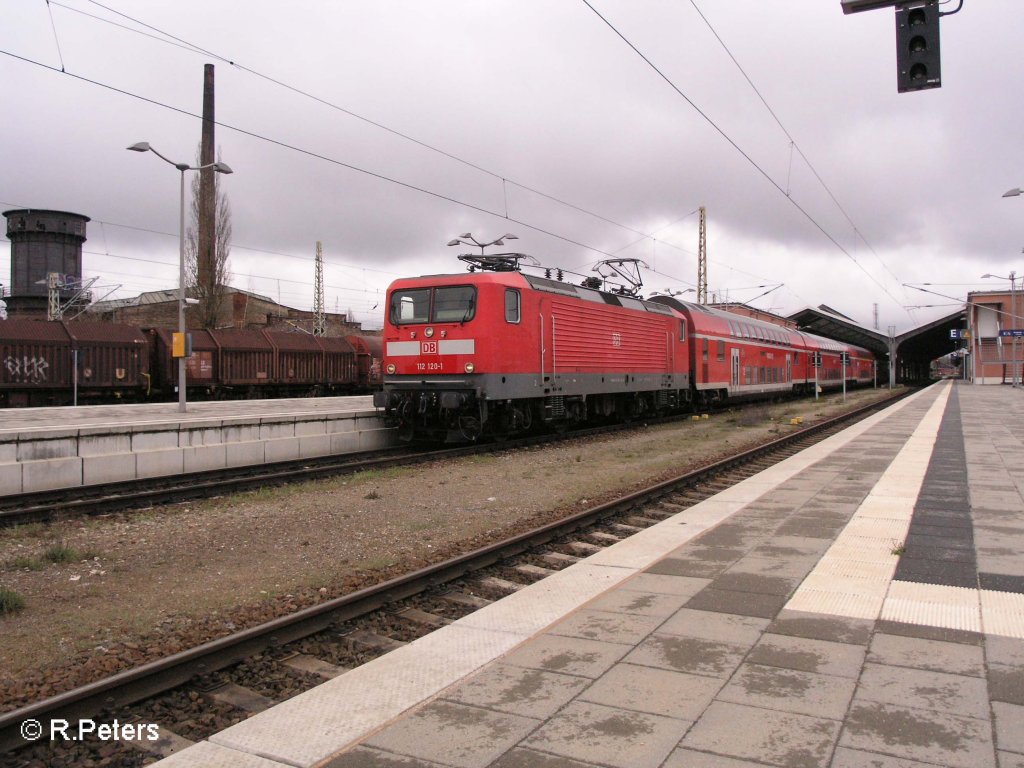 112 120-1 verlsst mit dem RE1 Eisenhttenstadt in Frankfurt/Oder. 15.04.08