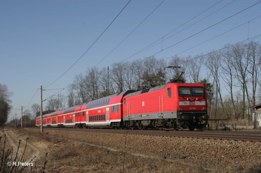 112 188 schiebt RE18176 nach Brandenburg HBF bei Jacobsdorf(Markt). 08.03.11