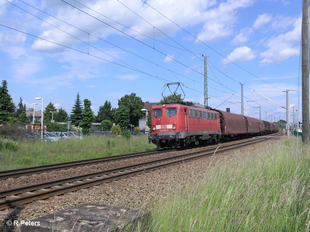 140 539-8 durchfhrt Jacobsdorf(Mark) mit ein Coiltransportzug. 02.06.09