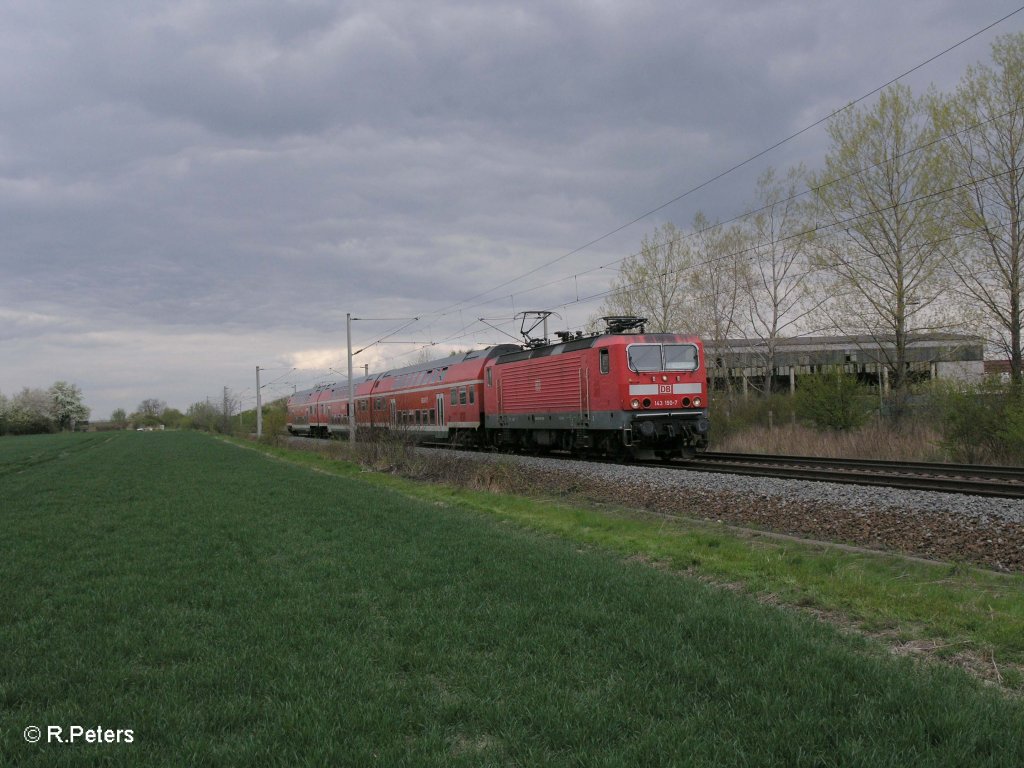 143 190-7 zieht RE 17689 Magdeburg – Leipzig bei Podelwitz. 16.04.11
