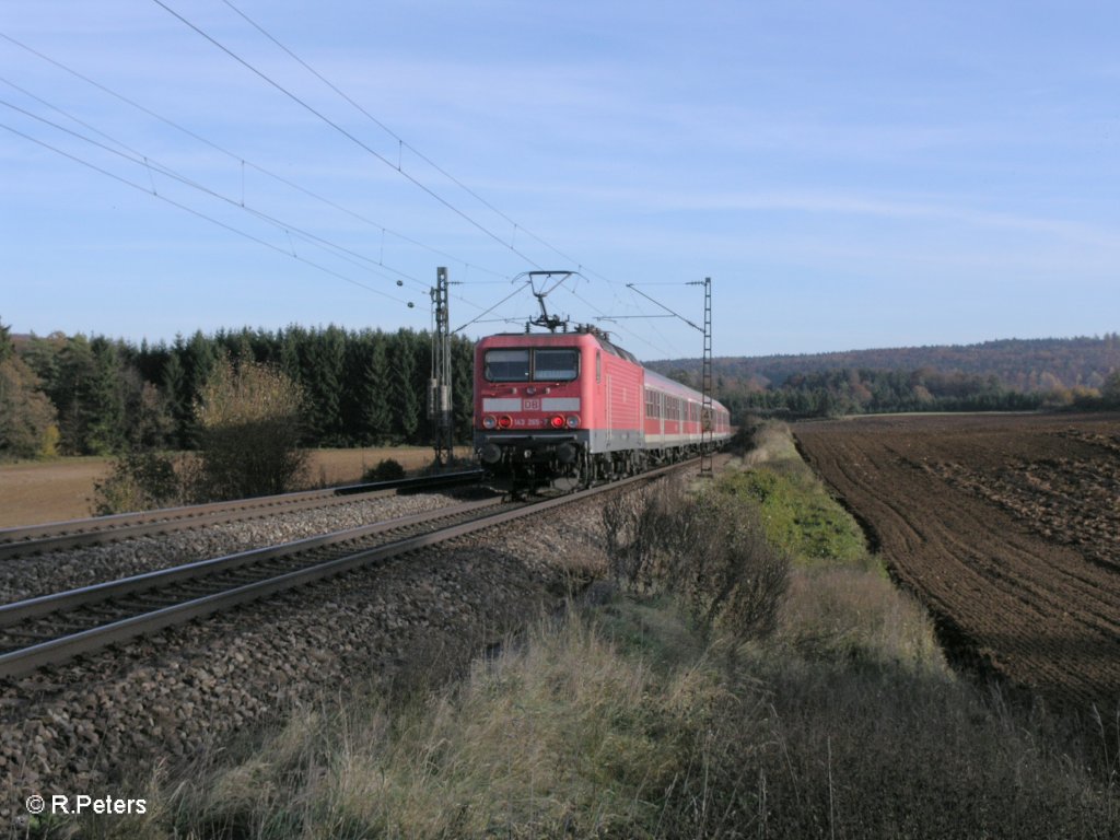 143 265-7 schiebt RB32123 Neumark (Oberpfalz) – Plattling bei Wilmersdorf. 29.10.10
