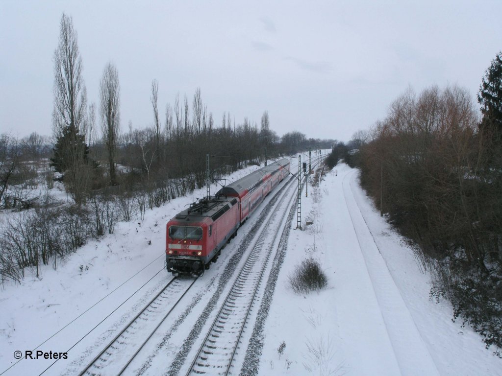 143 363-0 als S10 nach Leipzig bei Schkeuditz. 20.12.10