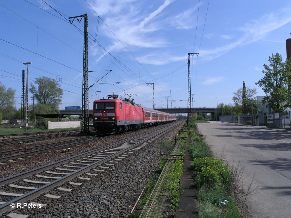 143 846-4 zieht ein leeren Schlerzug an Regensburg Ost vorbei. 29.04.10