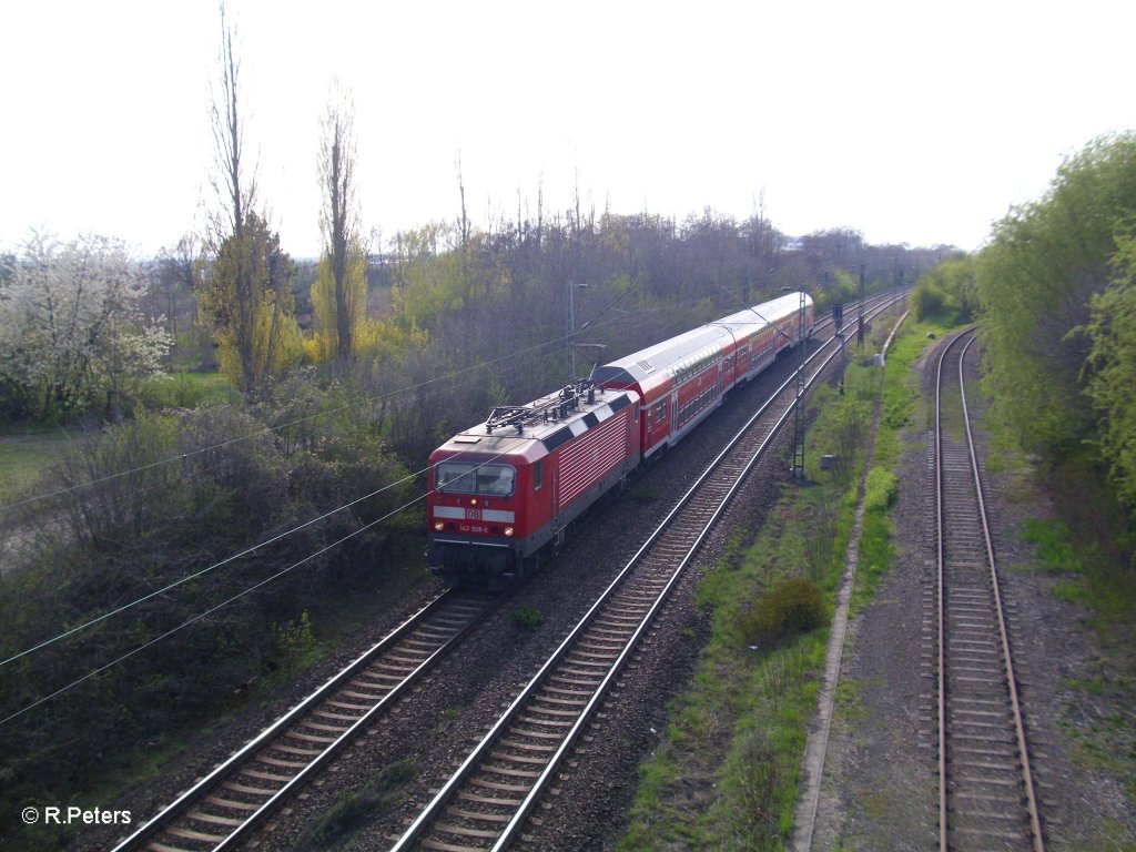 143 928-0 erreicht Schkeuditz mit der S-Bahn nach Leipzig. 22.04.10