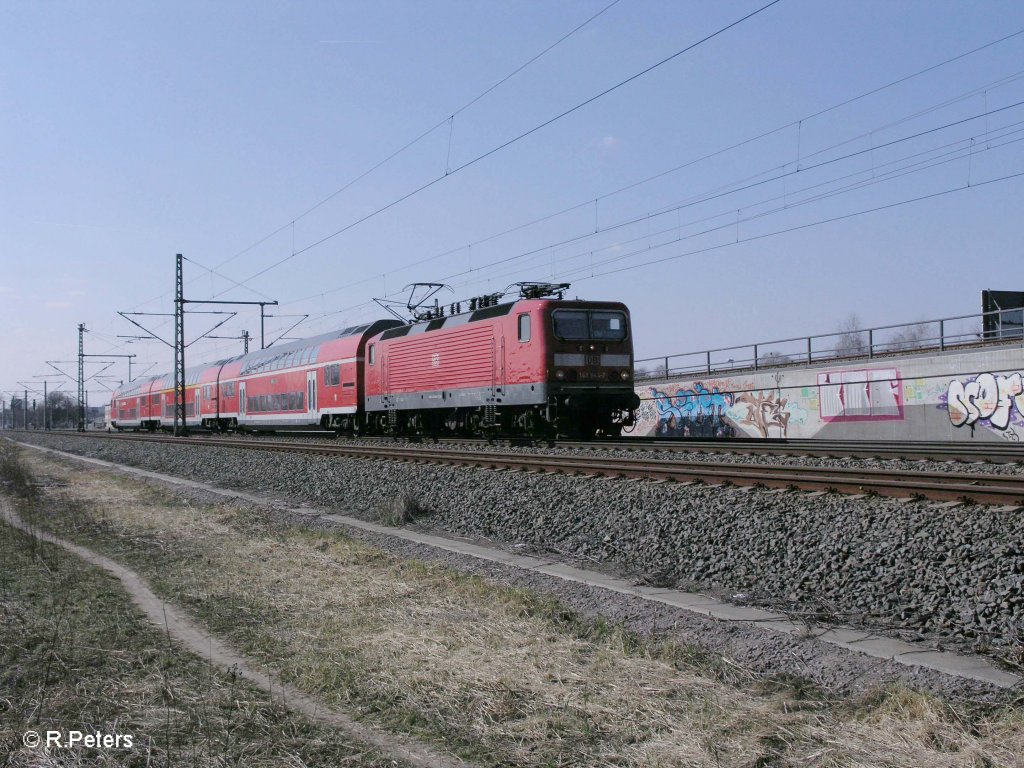 143 944-7 kommt als S10 37051 Leipzig HBF bei schkeuditz zurck. 28.03.11
