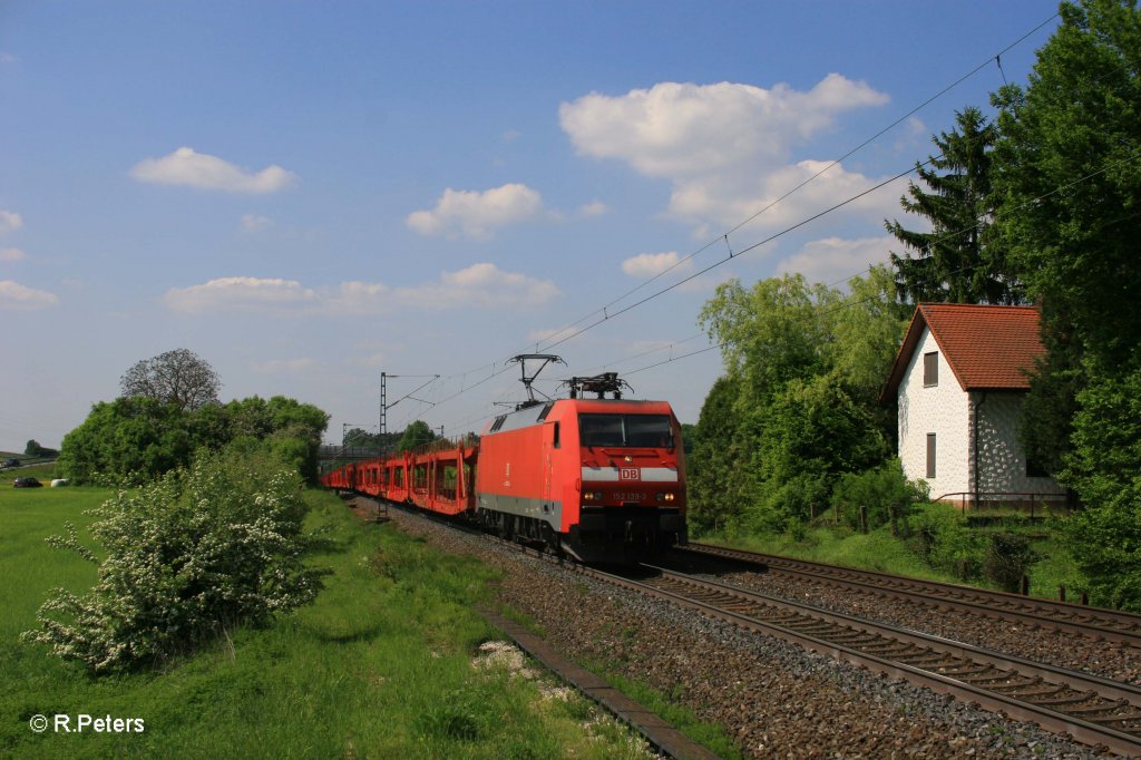 152 139-2 mit leeren Autotransportwagen bei Postbauer-Heng. 13.05.11