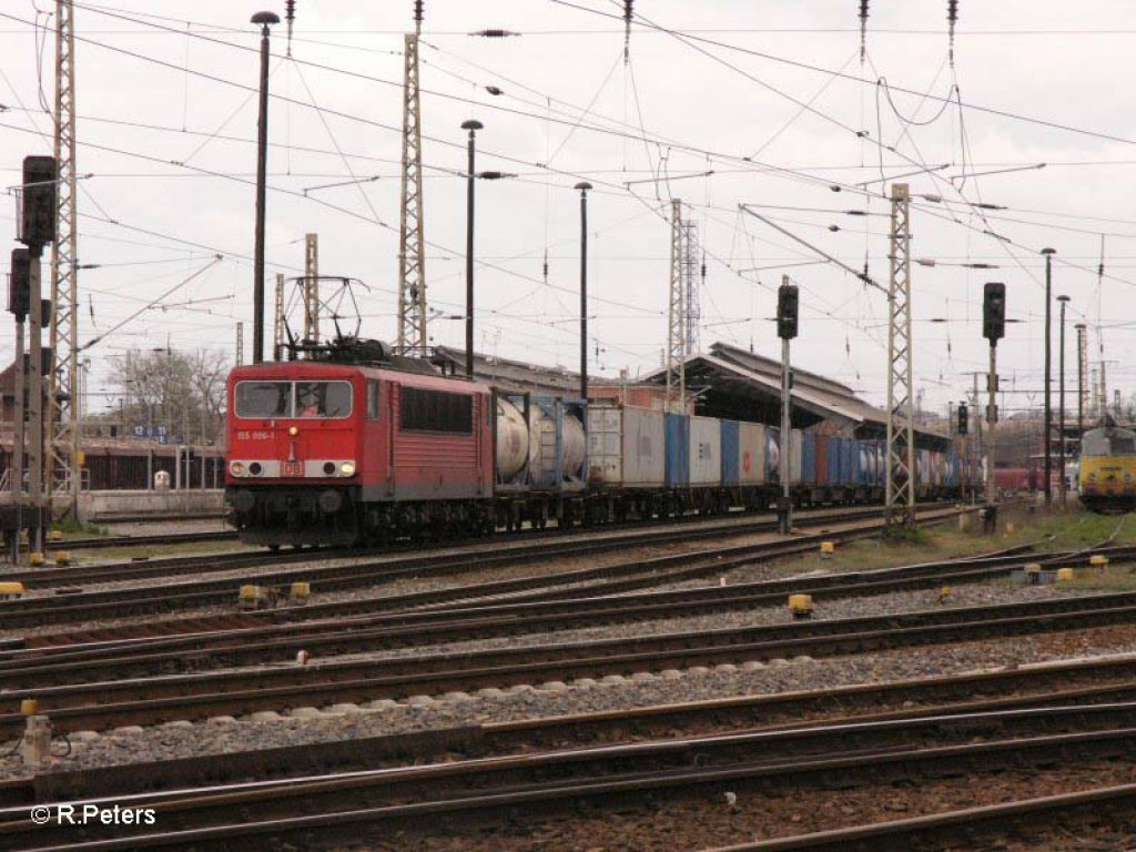 155 096-1 wartet mit ein Containerzug in Frankfurt/Oder. 20.04.08
