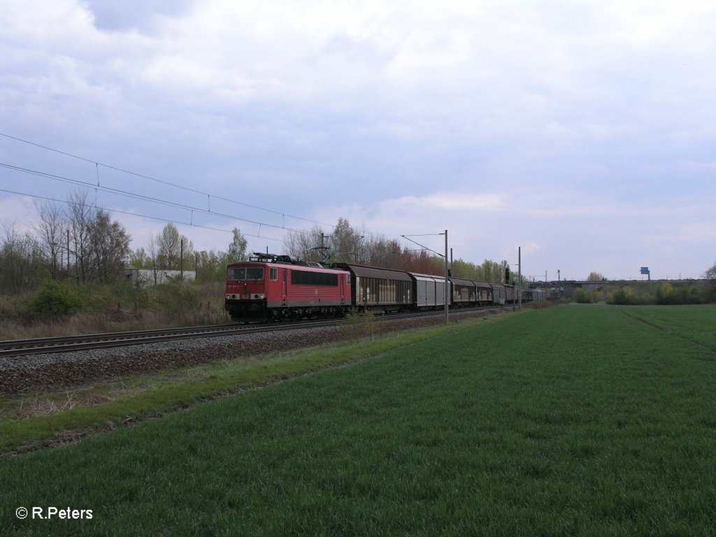 155 134-0 mit VW-Zug bei Podelwitz. 16.04.11