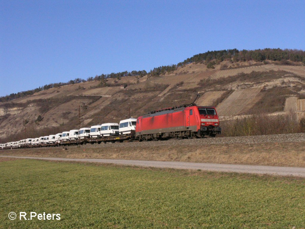 189 036-7 zieht bei Thngersheim ein VW-Zug. 16.02.08