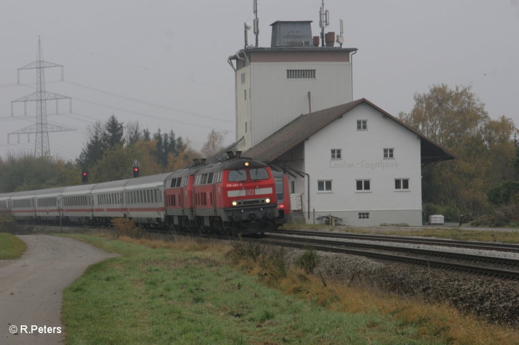 218 487-7 mit einer Schwester Maschine am IC2012 nach Leipzig in Heimertingen. 02.11.10