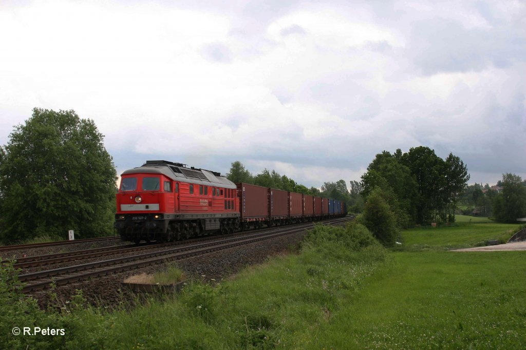 232 527-2 mit dem Containerzug aus Schwandorf bei Schnfeld. 01.06.12