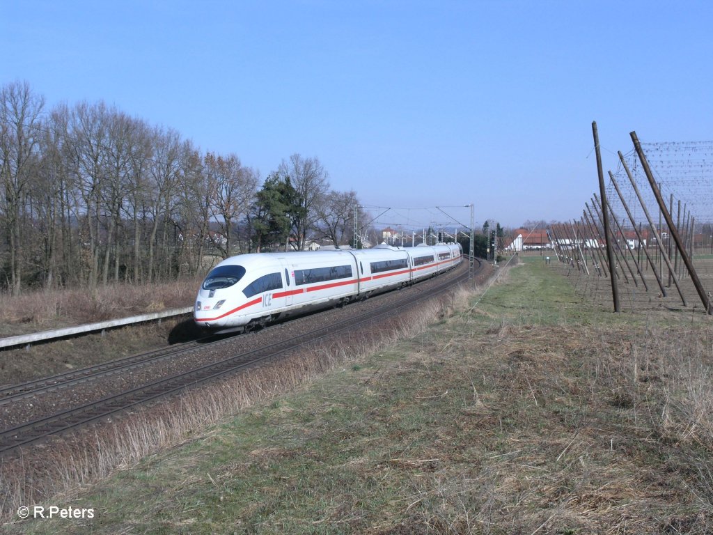 403 038-9  Stuttgart  mit Unbekannten ICE bei Rohrbach. 24.03.11