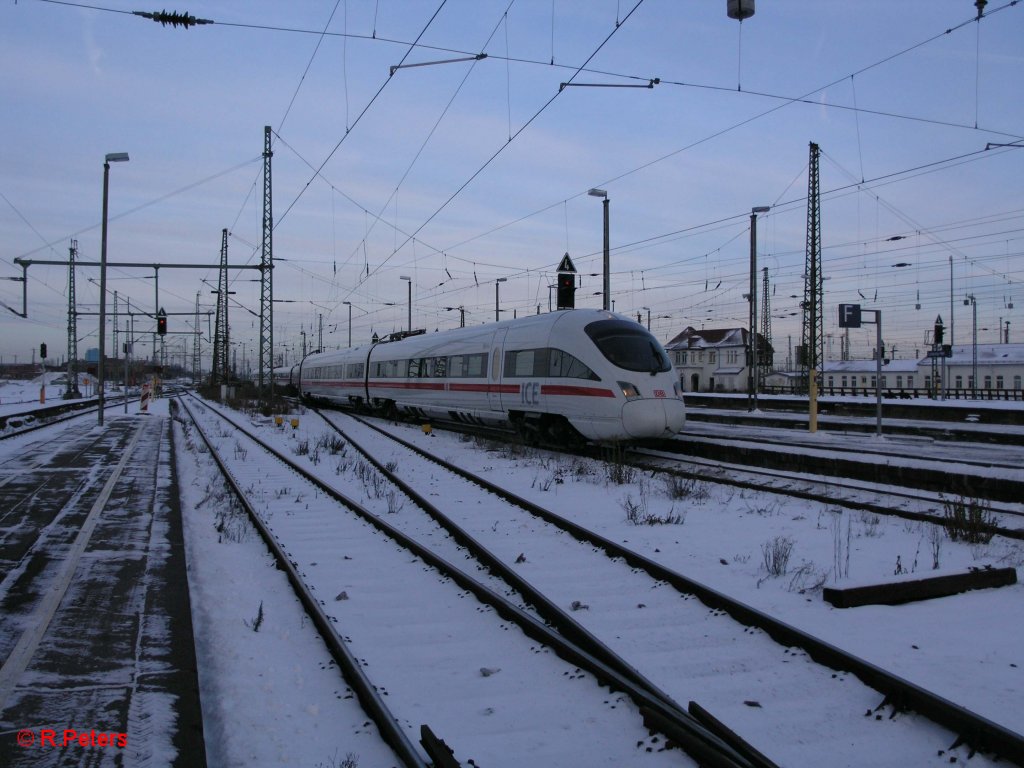 411 030-0 „Jena“ fhrt als ICE  1559 Dresden in Leipzig HBf ein. 21.12.09

