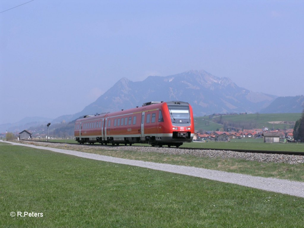 612 077 rollt kurz hinter Altstdten als RE Oberstdorf. 17.04.10