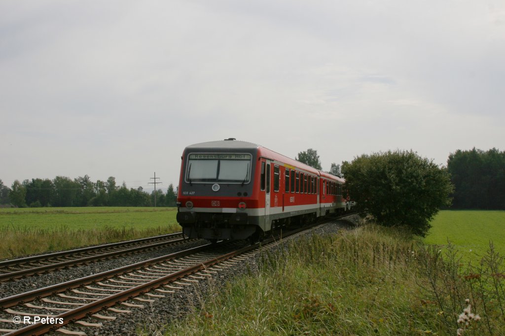 928 427-4 + 425 als RE 68855/68856 (= Ersatzzug fr RE 3695/3696) nach Regensburg bei Unterthlau. 02.09.11