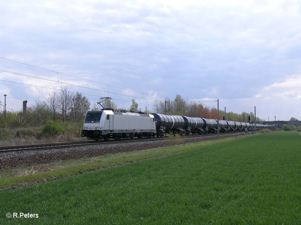 E186 185-5 mit Kesselzug bei Podelwitz. 16.04.11