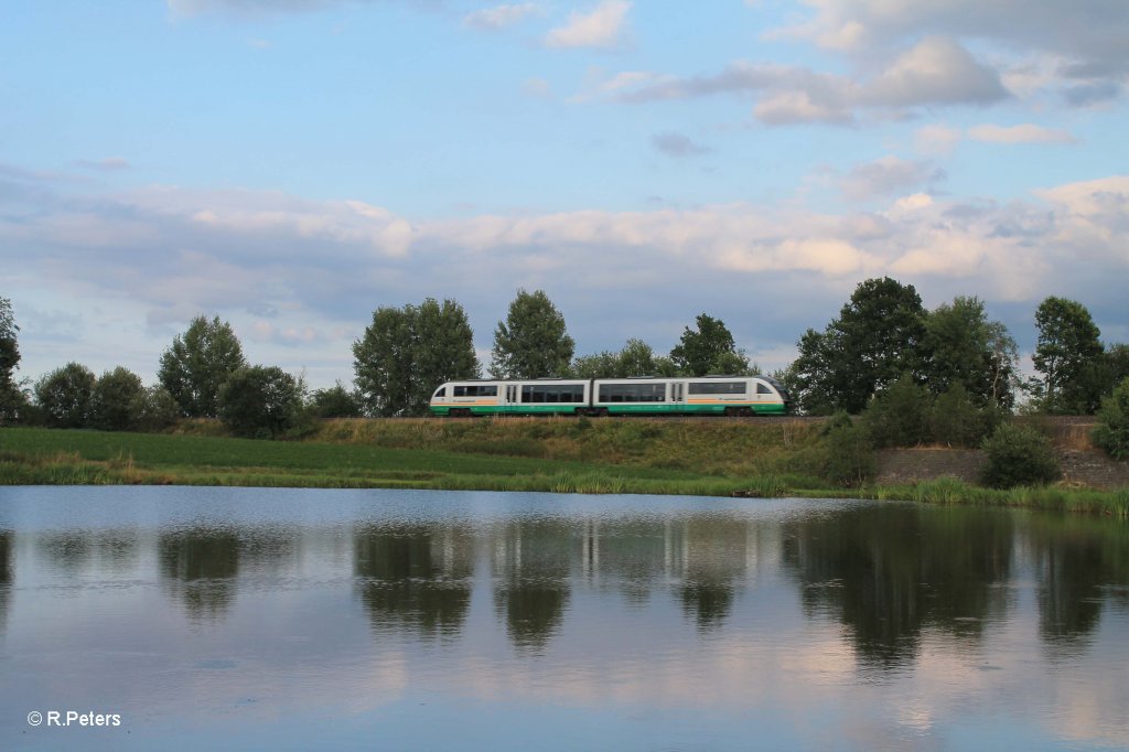 Eine Vogtlandbahn nach Schwandorf sdlich von Wiesau. 30.07.13