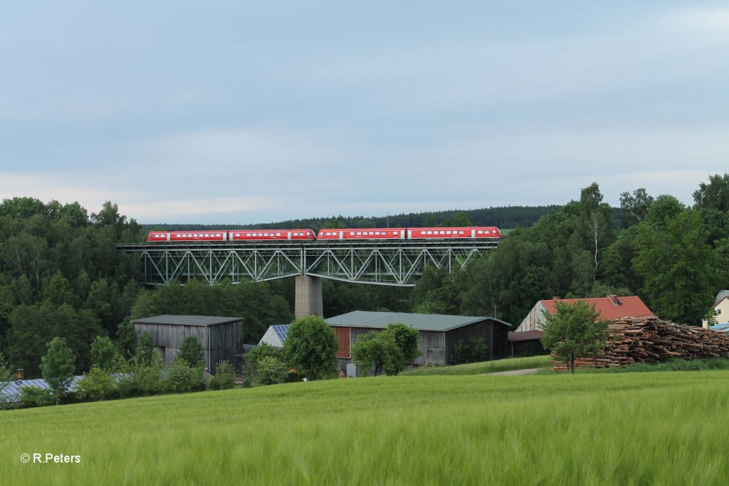 Franken-Sachsen-Express auf dem Viadukt in Unterthlau. 14.06.13