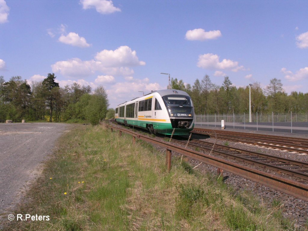 VT15 fhrt in Wiesau/Oberpfalz als VBG86565 nach Schwandorf ein. 08.05.08
