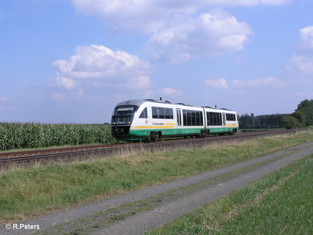 VT20 „Landkreis Regensburg“ rollt bei Oberteich als VBG86560 nach Hof.18.08.09
