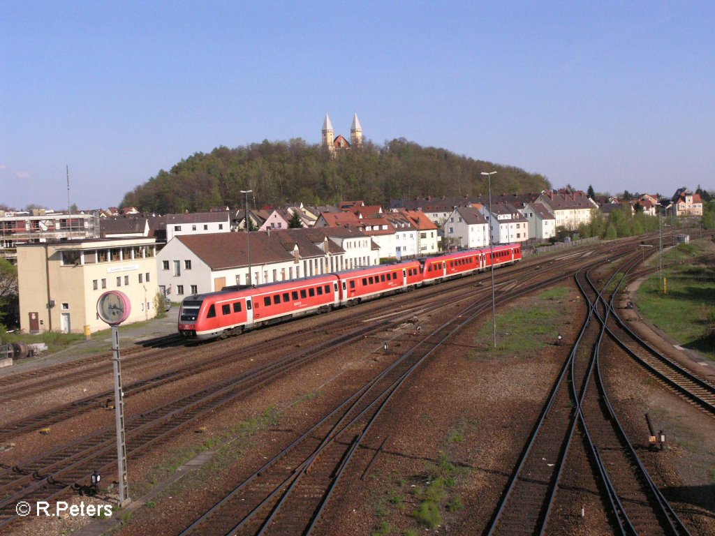 Zwei 612er erreichen Schwandorf mit RE Gera. 27.04.08