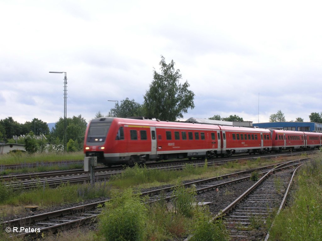 Zwei 612er fahren in Marktredwitz als Franken-Sachsen-Express ein. 11.06.09
