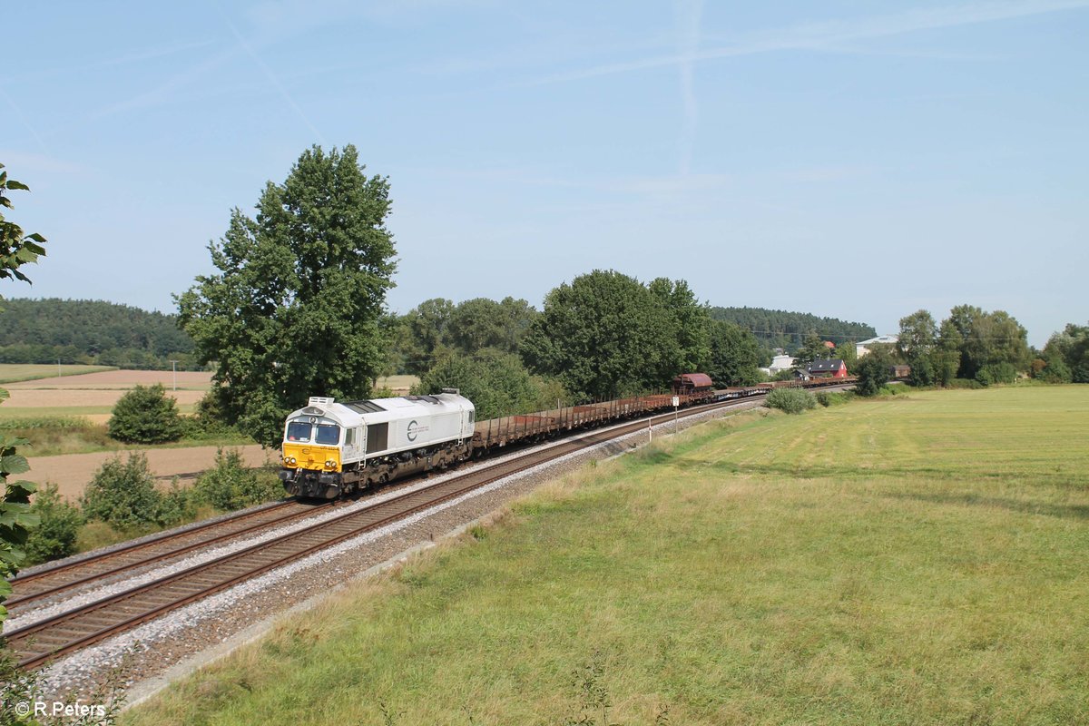 077 032-6 zieht den umgeleiteten EK56009 Nürnberg - Schwandorf bei Ullersricht. 25.08.17