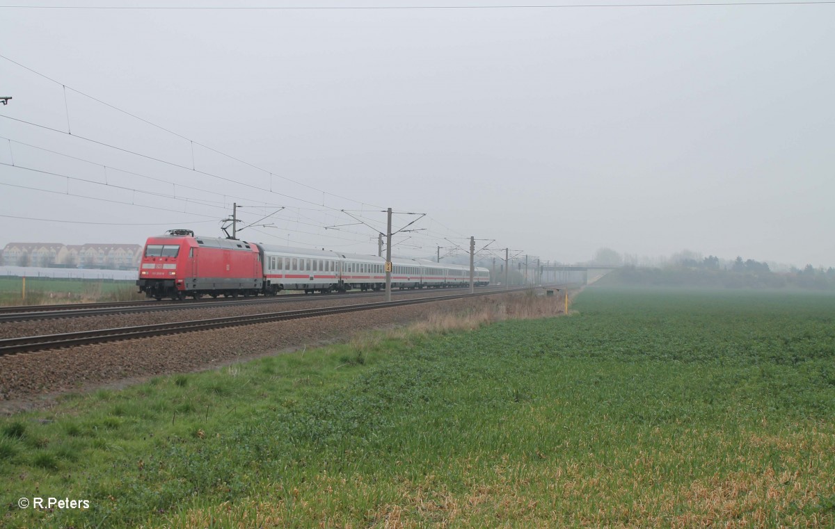 101 056-0 mit dem IC2048 Dresden - Köln bei Borsdorf bei Leipzig. 29.03.14