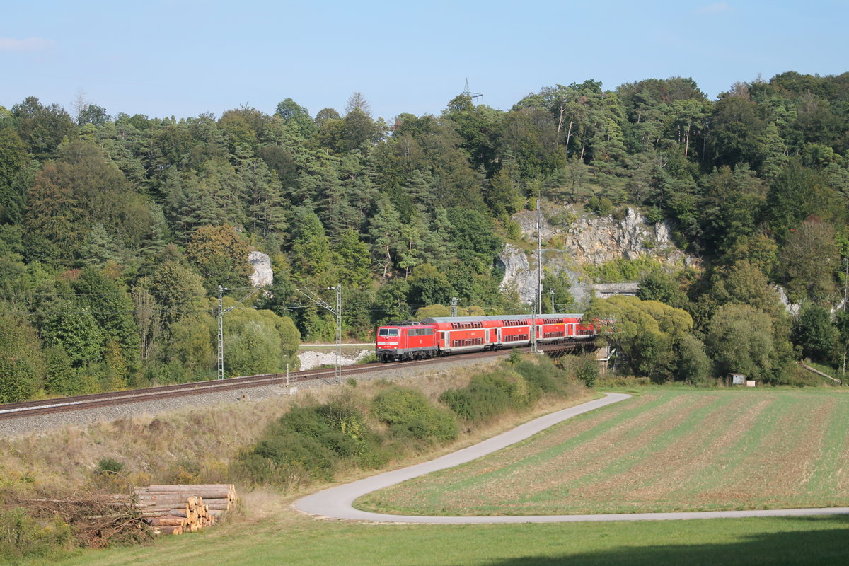111 056-8 hat den Esslinger Tunnel als RB 59089 München - Nürnberg verlassen. 24.09.16
