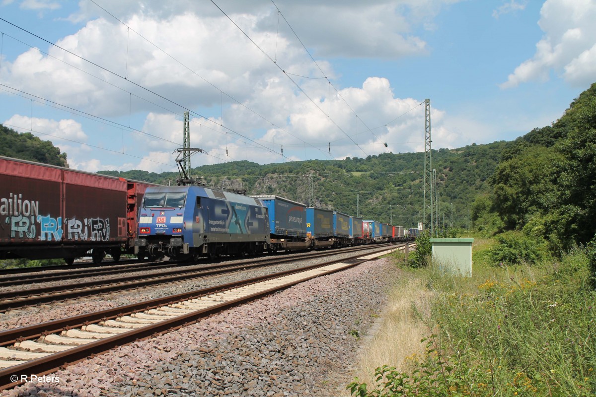 152 137-6 durchfährt den Loreley Betriebsbahnhof mit einem LKW-Walter Wechselpritschenzug in Richtung Wiesbaden. 16.07.14
