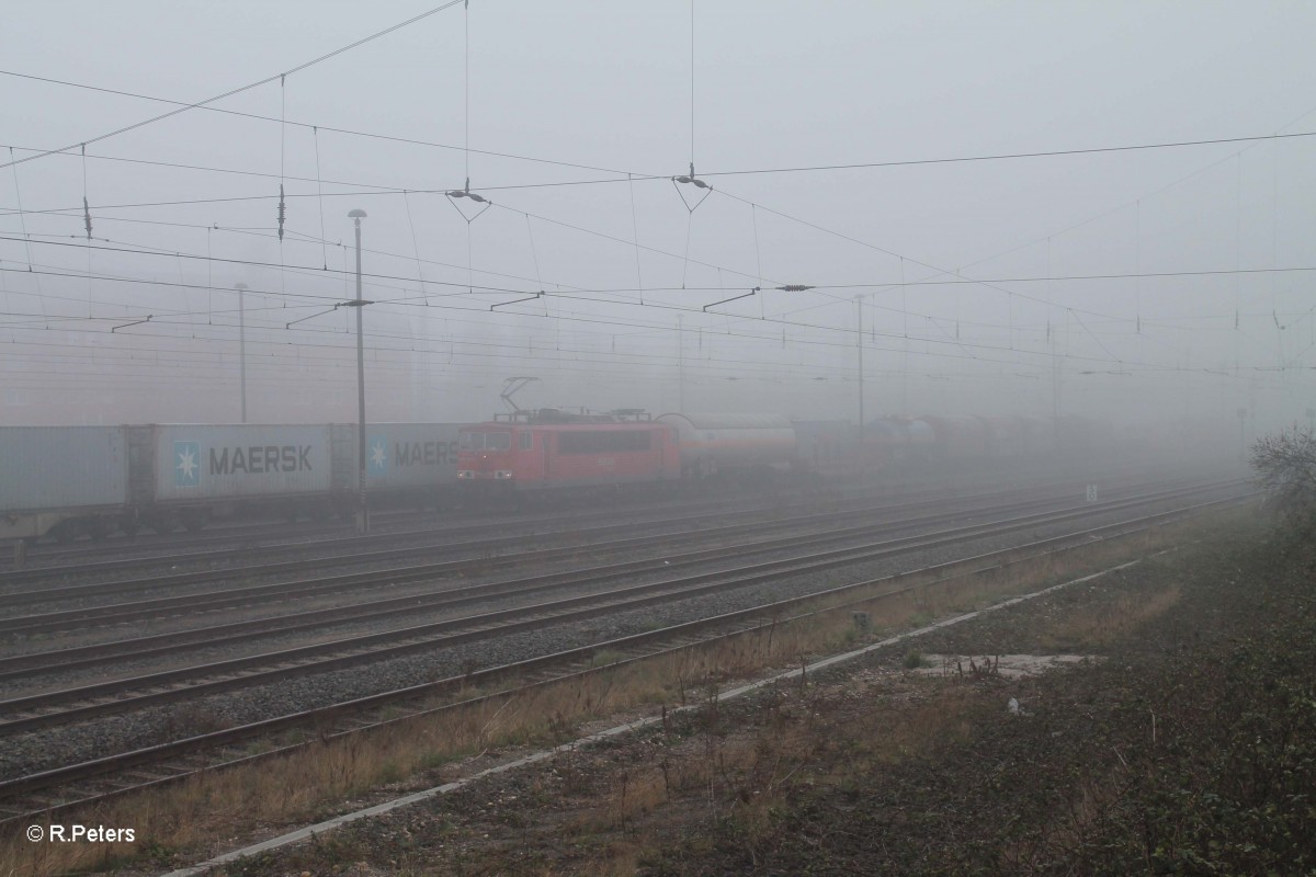 155 141-5 mit einem gemischten Güterzug in Leipzig Schönefeld. 29.03.14
