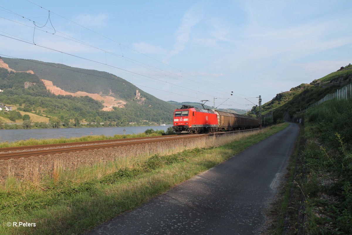 185 089-0 mit einem gemischten Güterzug bei der Blockstelle Bodenthal. 15.07.14