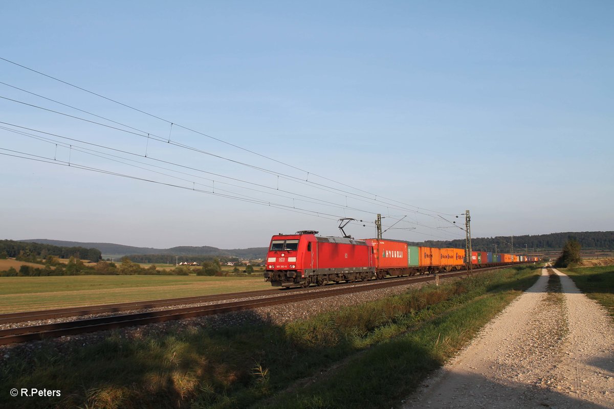 185 393-6 zieht den KT 41814 in Richtung Norden bei Wettelsheim kurz hinter Treuchtlingen. 24.09.16