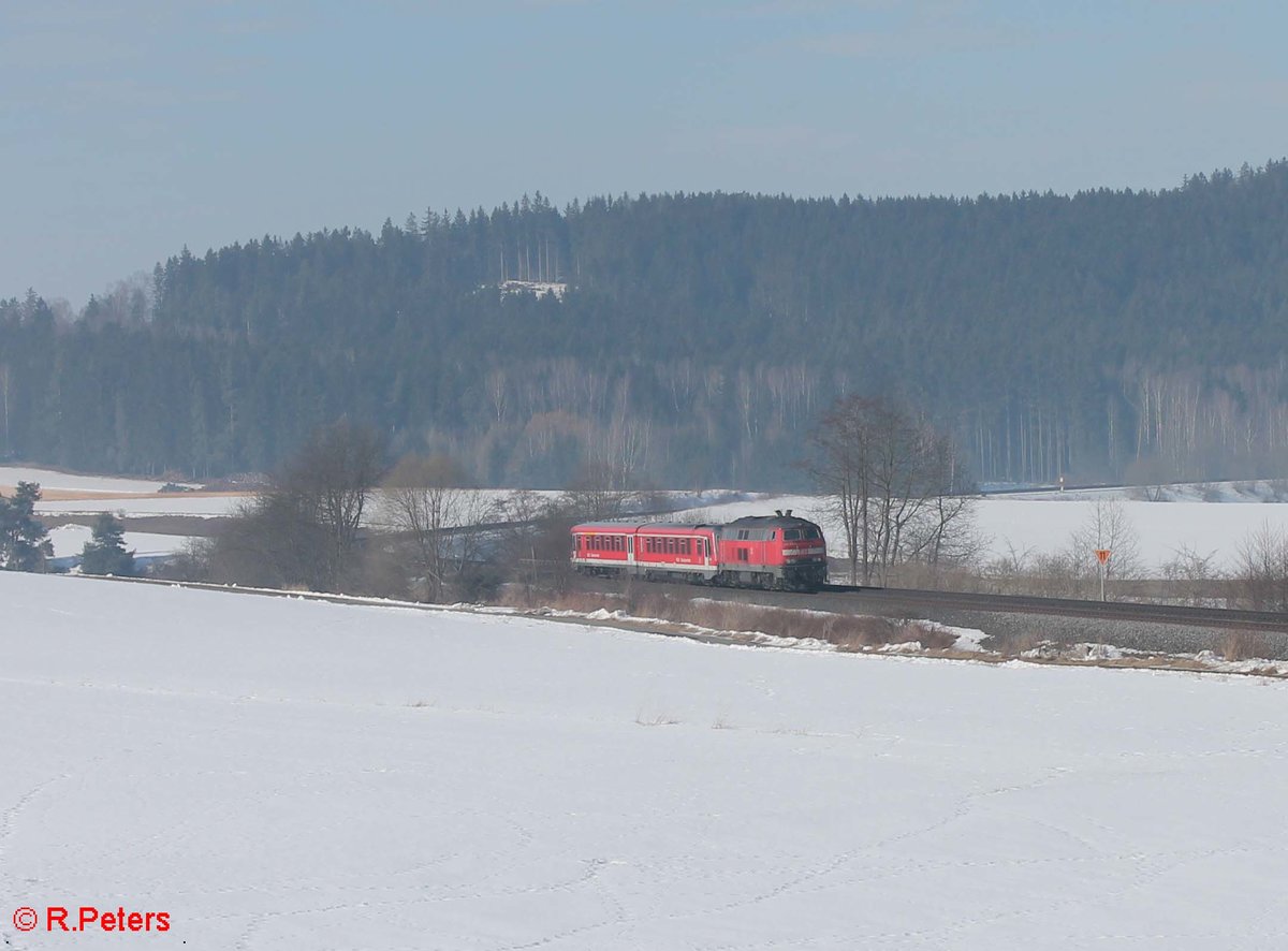 218 498-4 überführt den 628 559 als Lr 72393 von DC (Chemnitz) - MMF (Mühldorf) bei Lengenfeld. 16.02.17