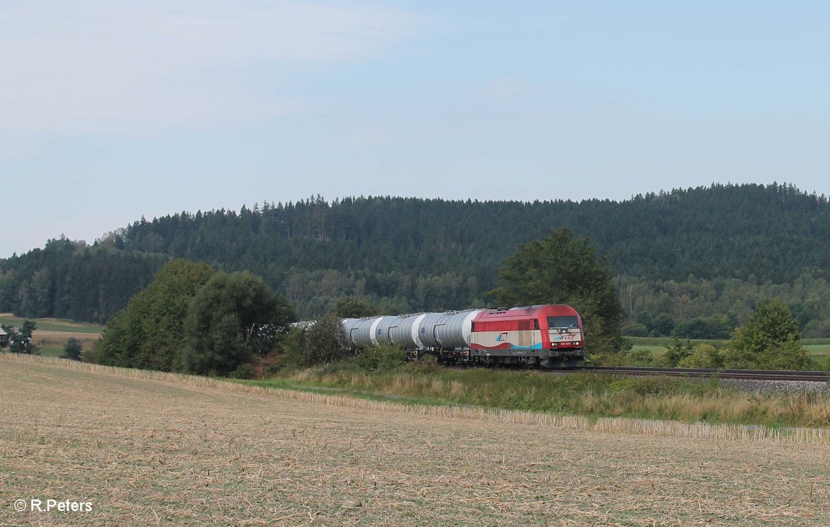 223 034 zieht den Kesselzug aus XTCH nach Regensburg bei Lengenfeld. 28.08.16