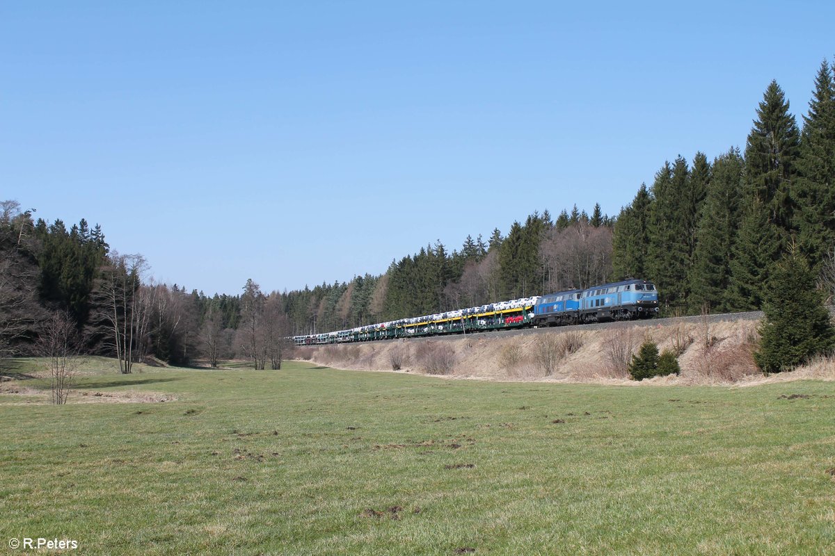 225 002 und 225 802 ziehen den DGS 95291 Mosel - München bei der Schnepfenmühle nähe Martinlamitz in Richtung Süden. 08.04.18