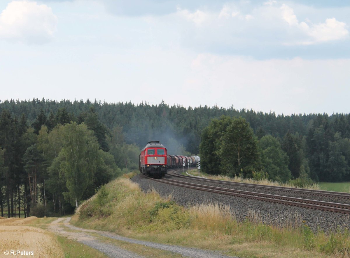 232 201 zieht den EZ 51716 Nürnberg - Senftenberg bei Neudes. 15.07.18