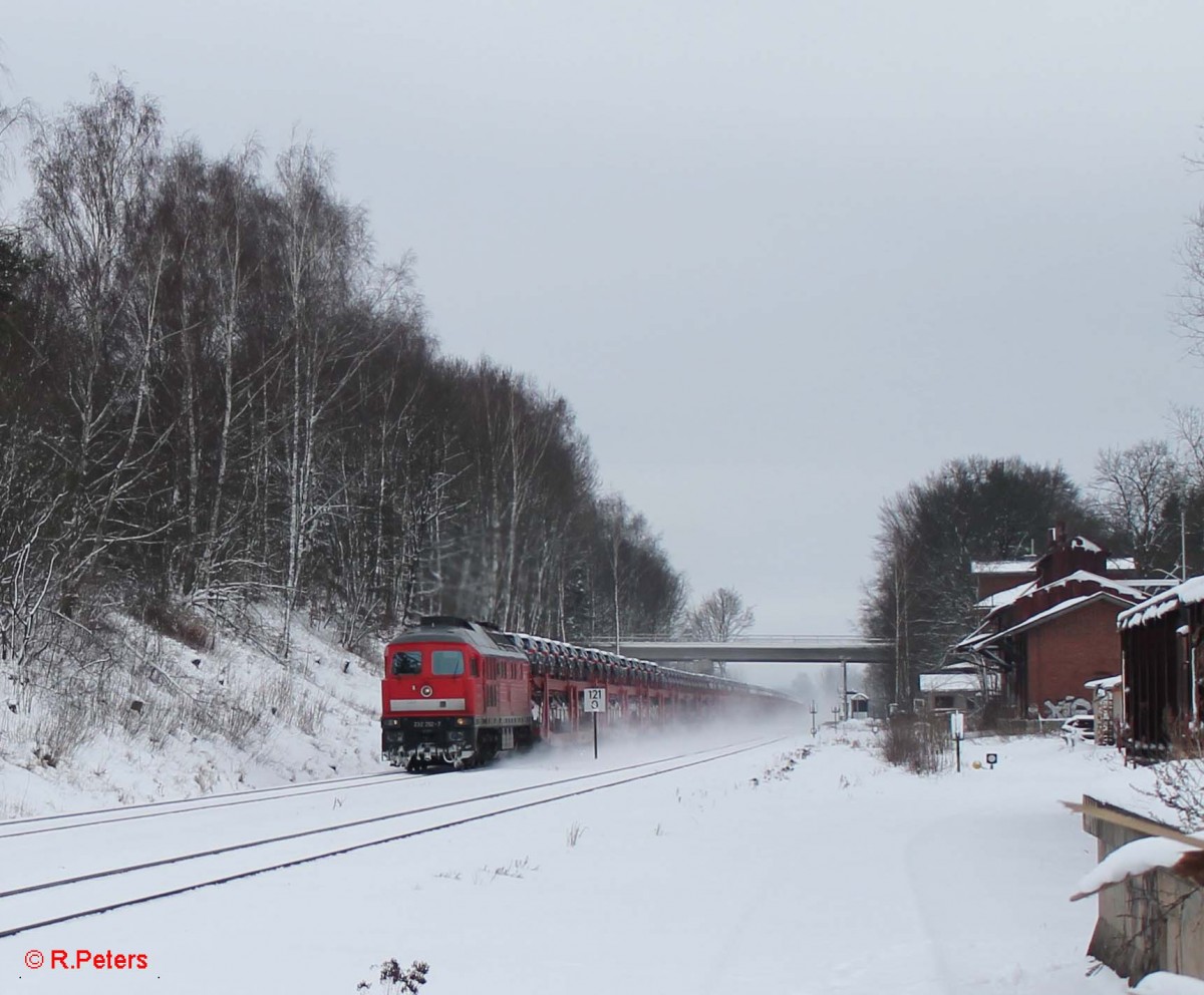 232 252-7 mit dem 47380 Autologistika DB Schenker bei der durchfahrt in Waldershof. 01.02.15