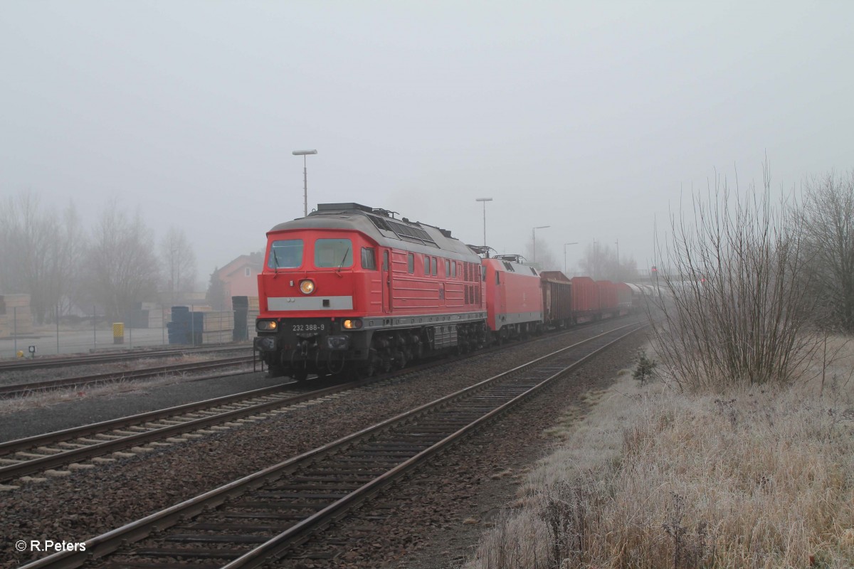 232 388 DB + 152 154 DB mit 51744 NNR - LE in Wiesau. 09.12.14