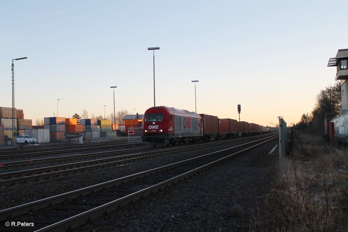 270080 alias 223 101 steht mit dem Wiesau Containerzug zur Abfahrt nach Hamburg bereit. 03.12.16
