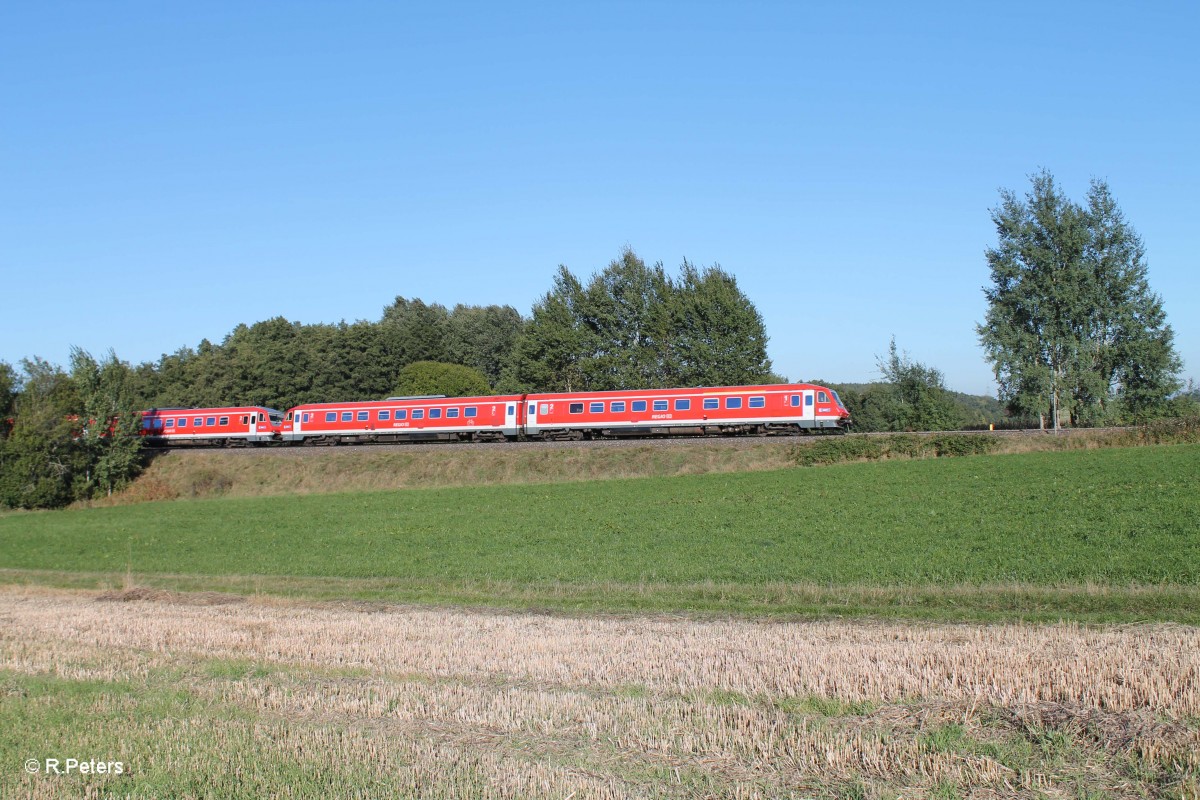 610er 3-fach Traktion am RE3697 Hof - Regensburg in der Kurve bei Oberteich. 03.10.13