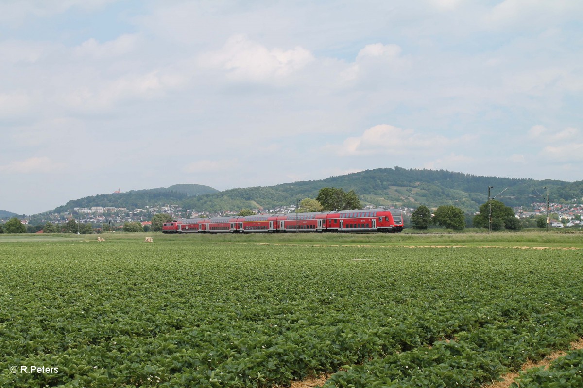 Die RB 15357 Frankfurt/Main - Heidelberg zwischen Weinheim-Lützelsachsen und Großsachsen-Heddesheim. 28.05.15