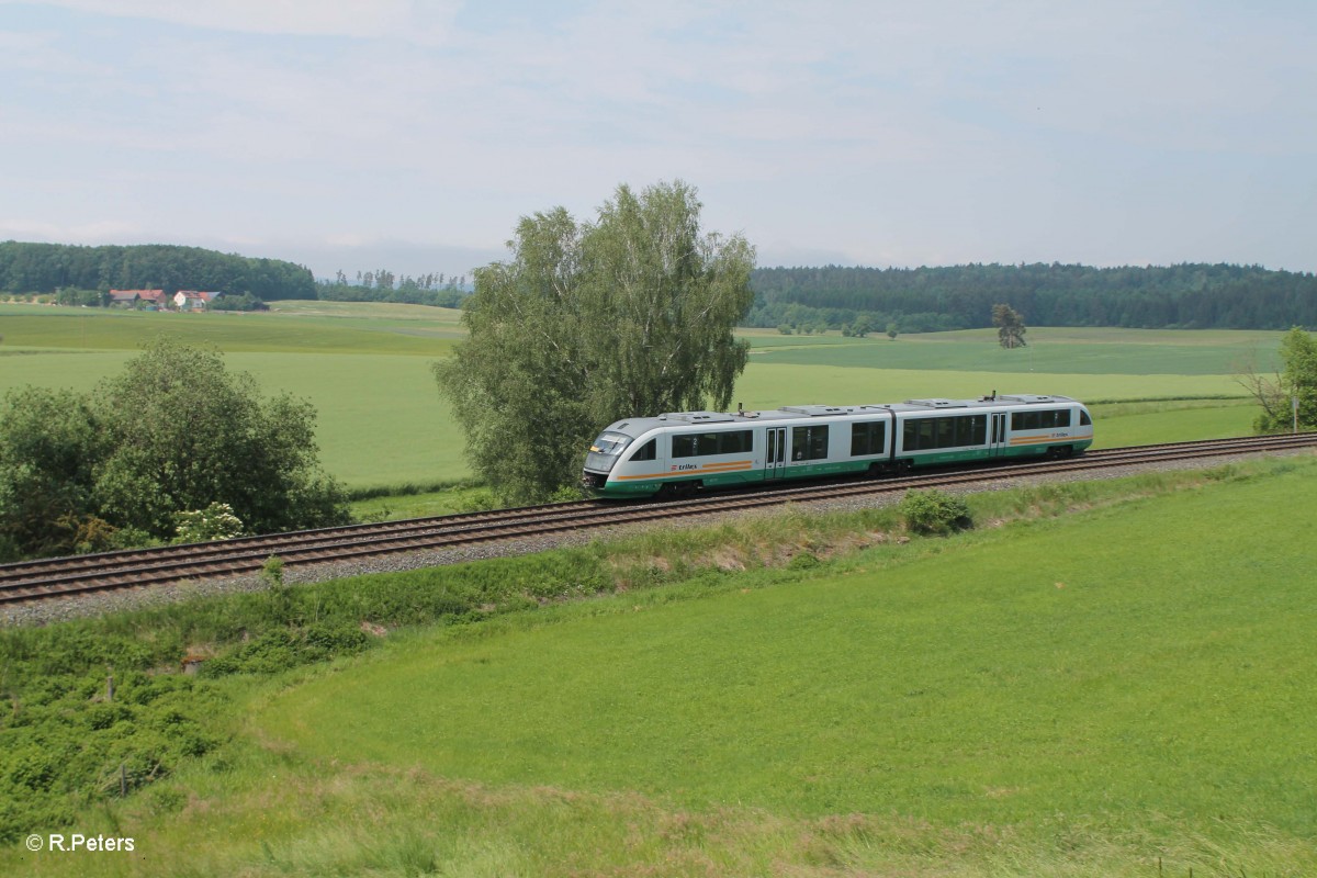 VT17 als OPB74265 Marktredwitz - Regensburg bei Letten kurz vor Reuth bei Rerbendorf. 07.06.15