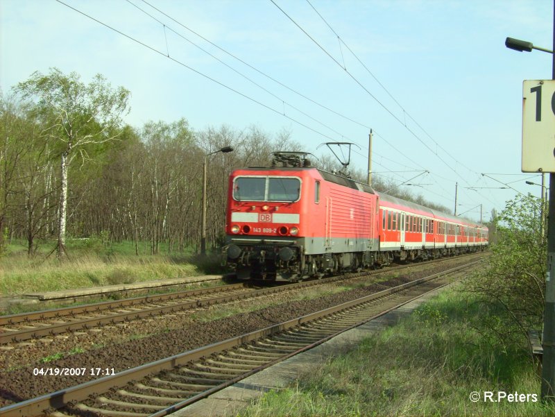 143 809-2 zieht ihre RB11 Frankfurt/Oder beim ex HP Vogelsang. 19.04.07